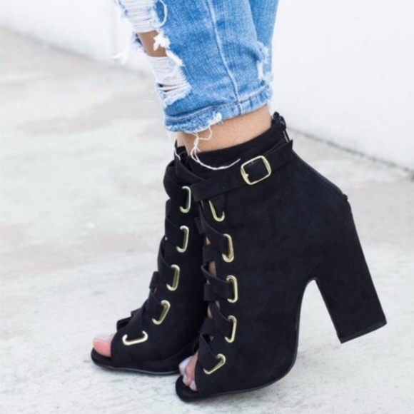 Last 1! Size 6 Black Ankle Peep toe Bootie - Picture 2 of 3